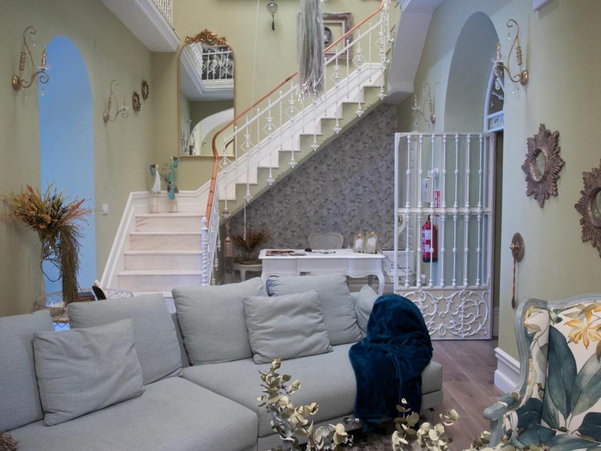 Hotel Boutique Iulia 5 Estrellas Medina de las Torres 外观 照片
