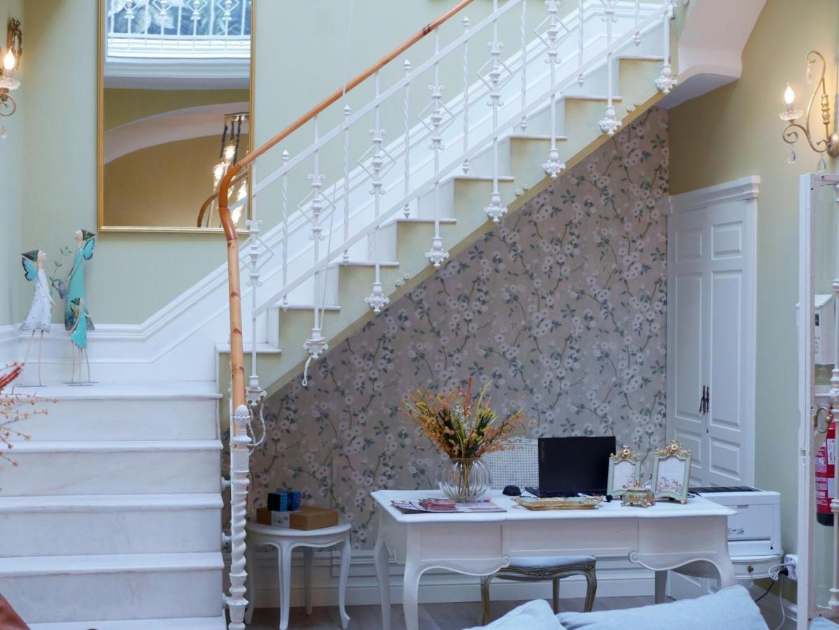 Hotel Boutique Iulia 5 Estrellas Medina de las Torres 外观 照片