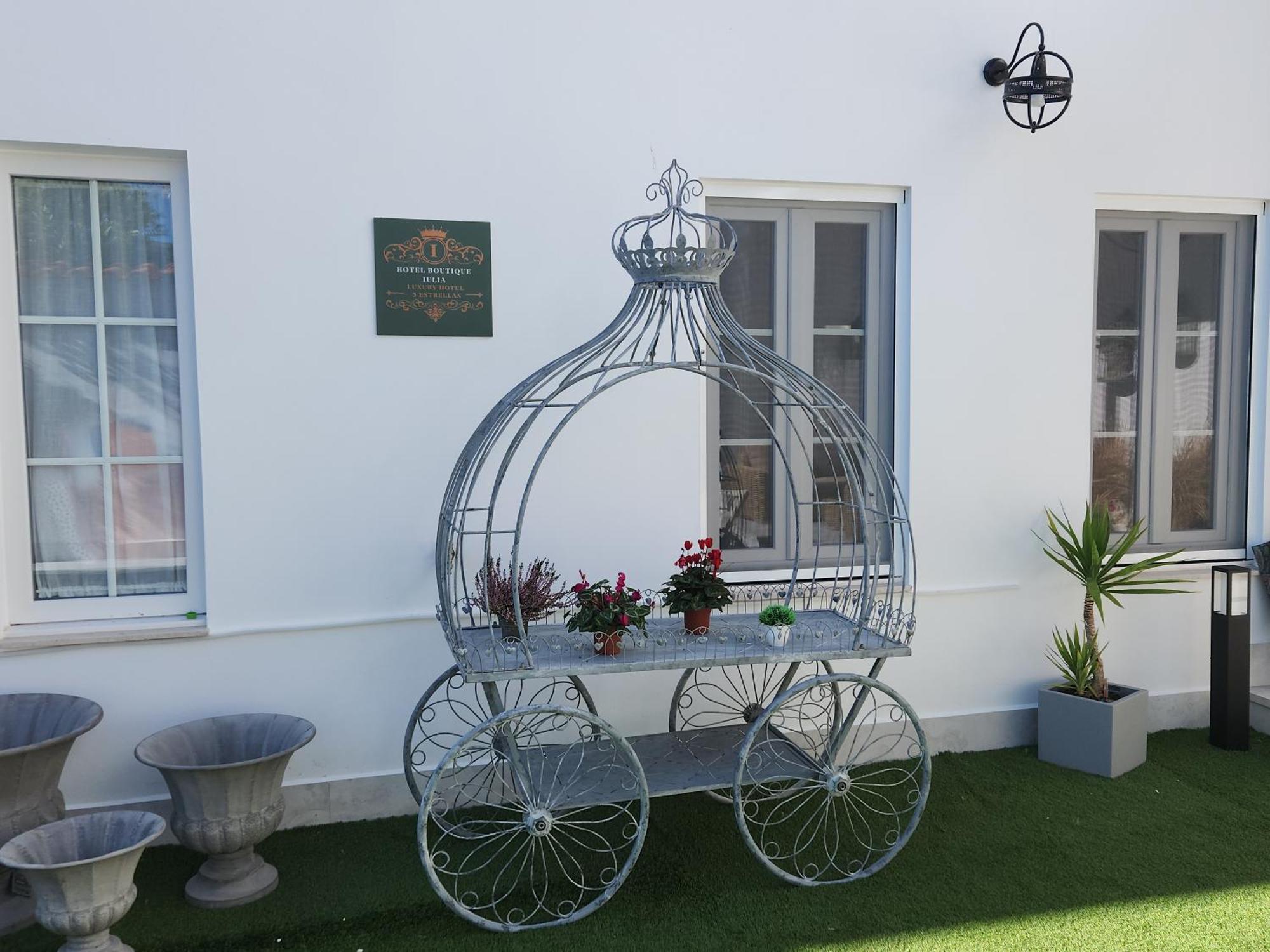 Hotel Boutique Iulia 5 Estrellas Medina de las Torres 外观 照片