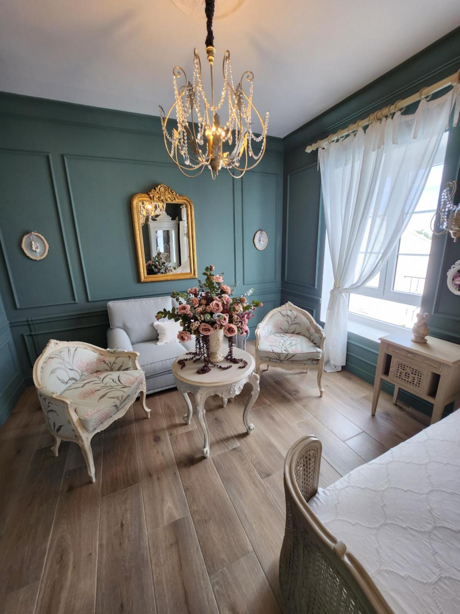 Hotel Boutique Iulia 5 Estrellas Medina de las Torres 外观 照片