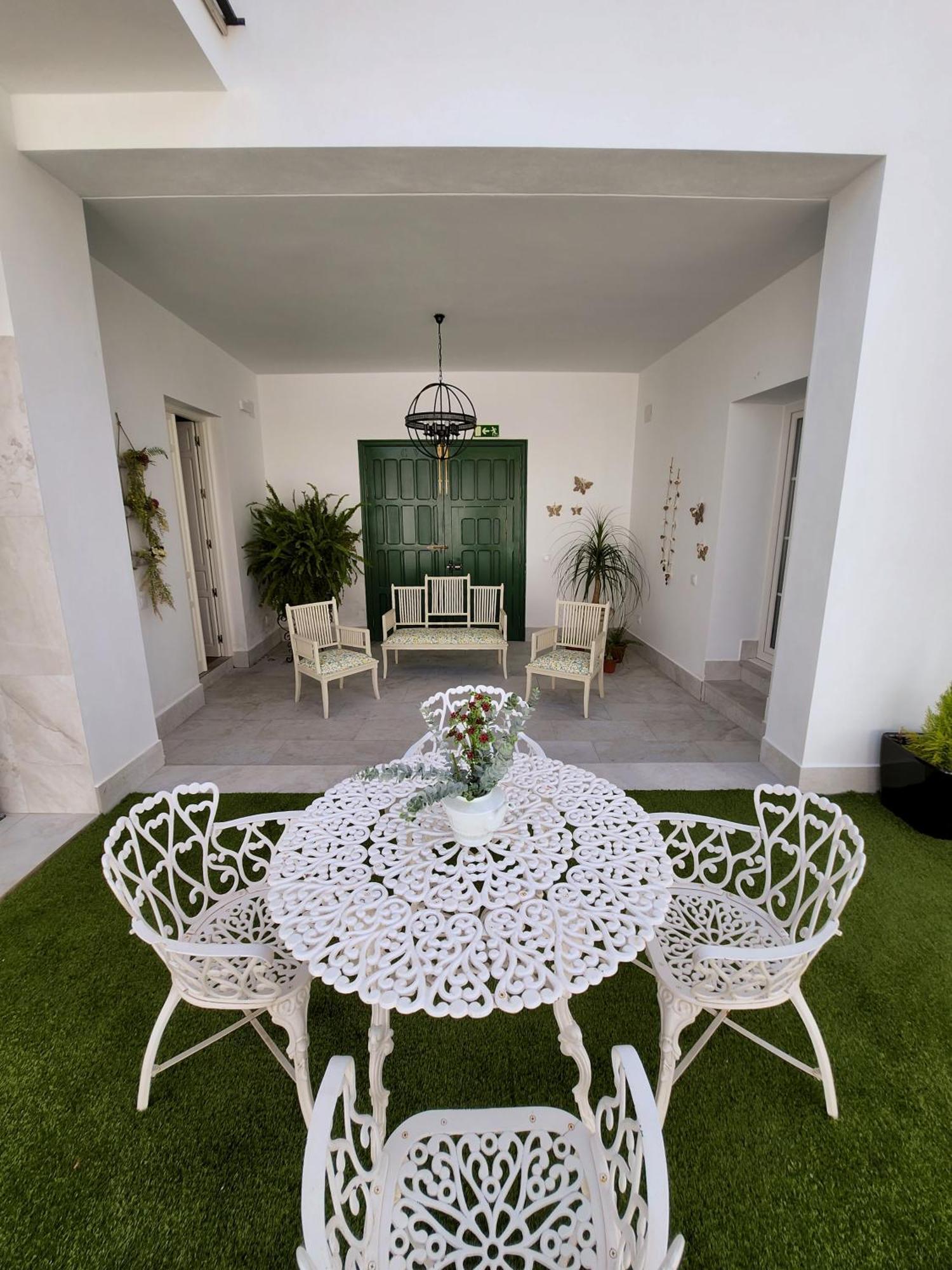 Hotel Boutique Iulia 5 Estrellas Medina de las Torres 外观 照片